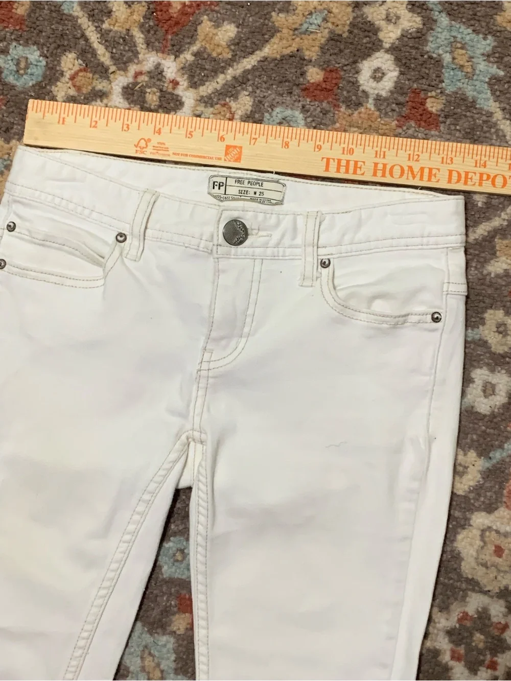 Free People White Distressed Skinny Jeans size 25
